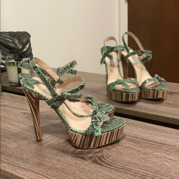 Prada python ladies heels - Picture 3 of 4
